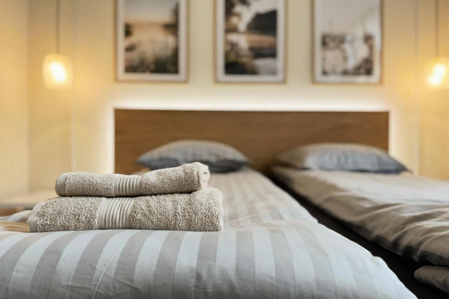 Luxury 3-Bedroom Suite On Most Beautiful Street Of Helsinky 0*,