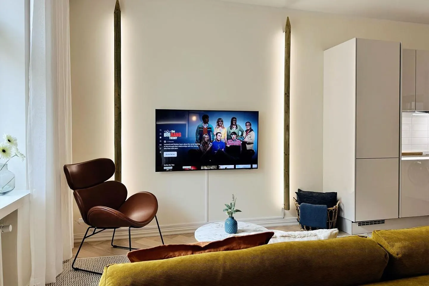 Luxury 3-Bedroom Suite On Most Beautiful Street Of Helsinky Apartmán